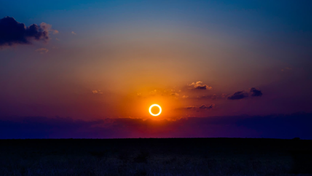 Name:  Eclipse..jpg
Views: 104
Size:  95.2 KB