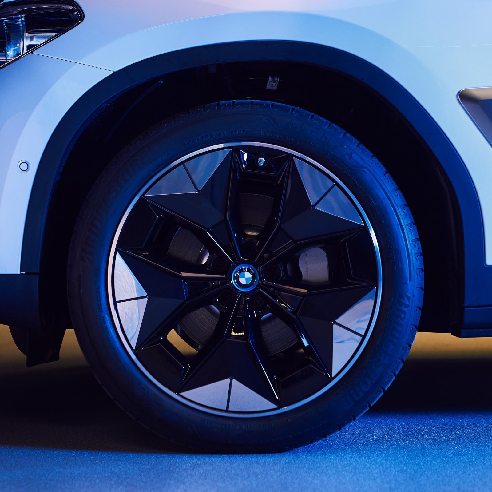Name:  BMW iX3 i4 Aerodynamic Wheels1.jpg
Views: 7200
Size:  215.5 KB