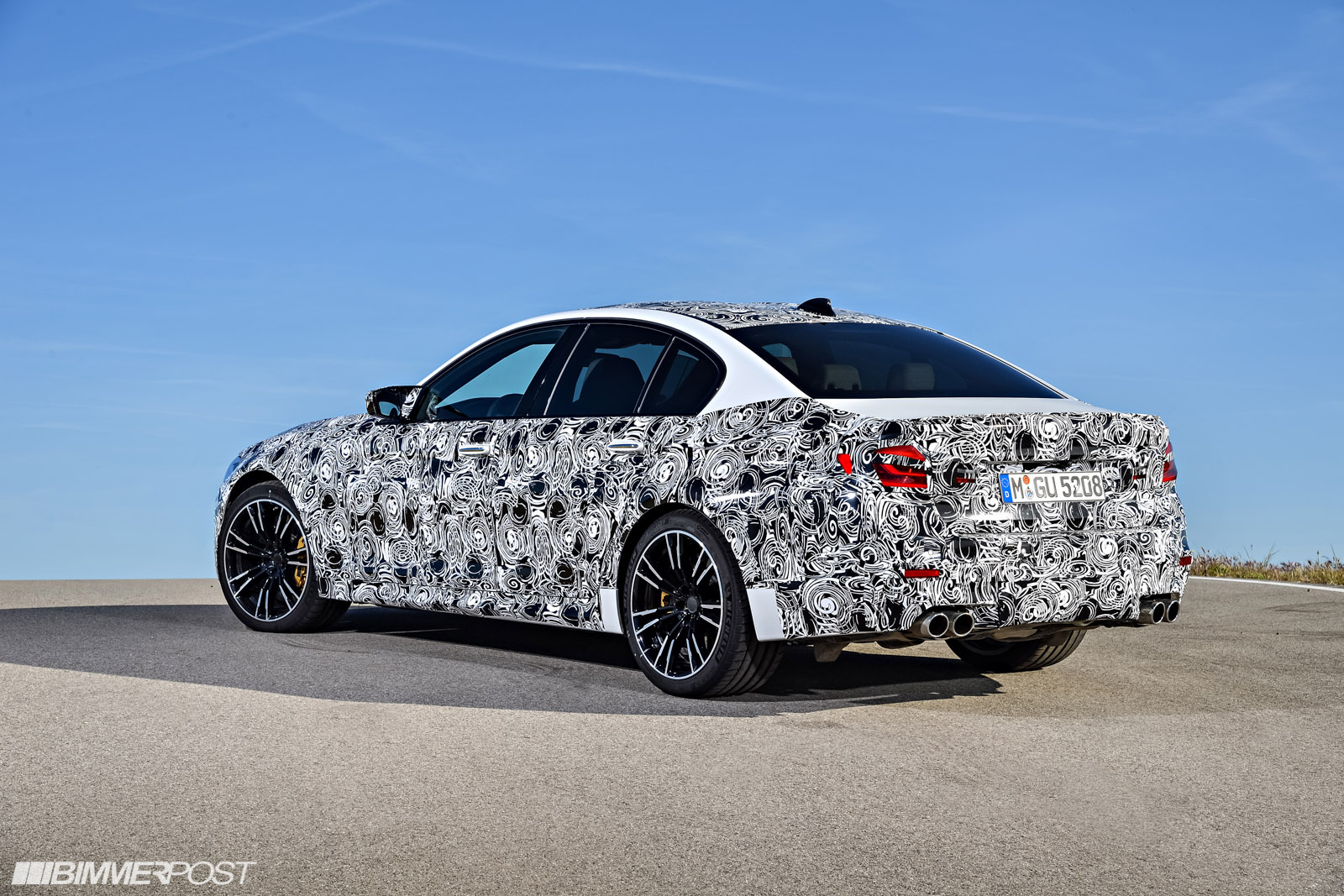 Name:  P90257494_highRes_the-new-bmw-m5-with-.jpg
Views: 26061
Size:  485.7 KB