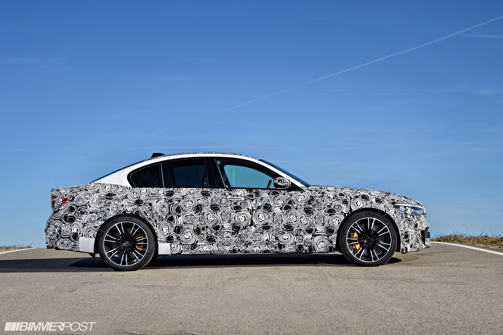 Name:  P90257490_highRes_the-new-bmw-m5-with-.jpg
Views: 27448
Size:  395.9 KB