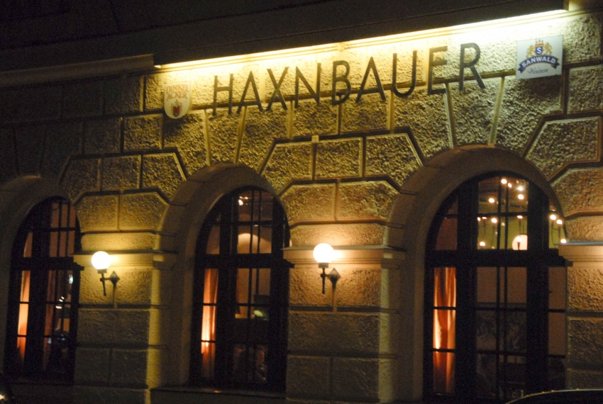 Name:  Haxnbauer im Scholastikahaus .jpg
Views: 12155
Size:  412.3 KB