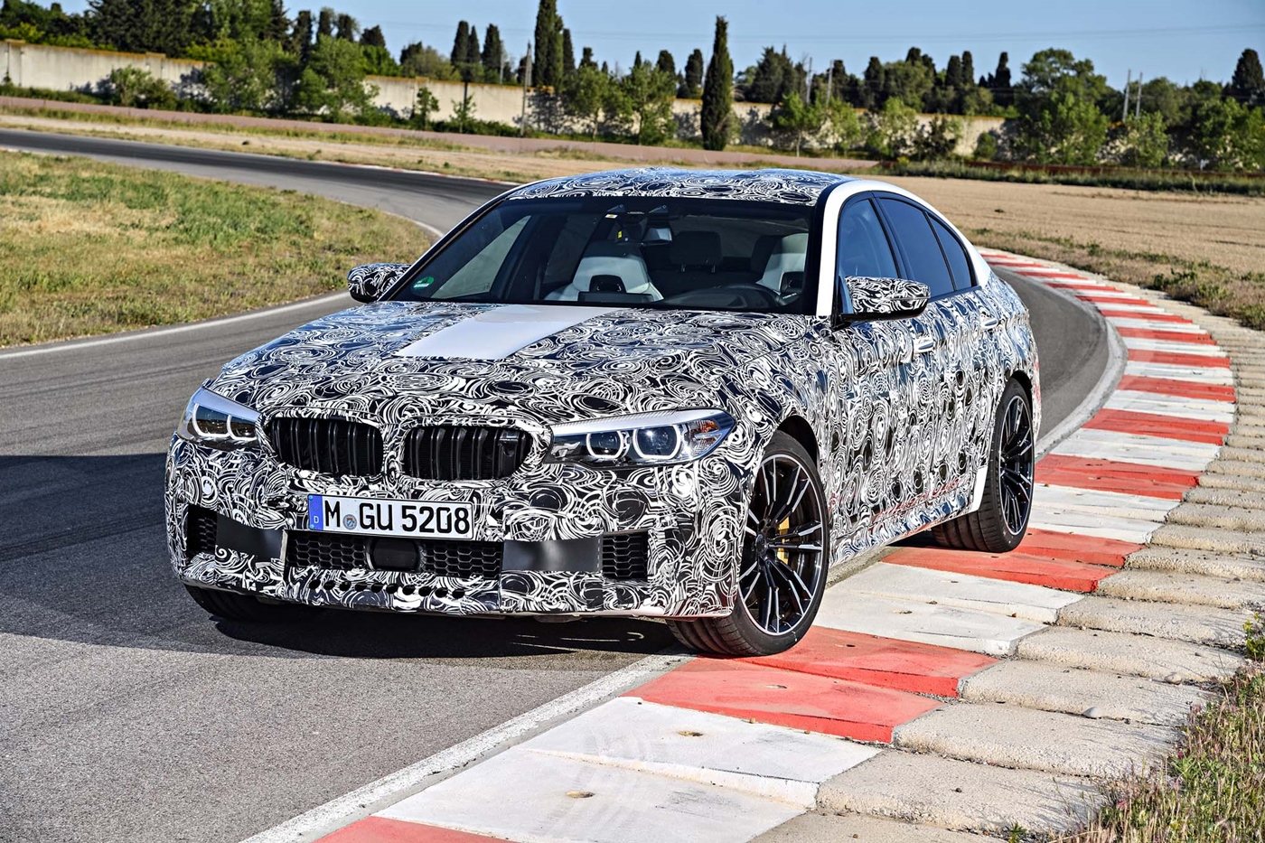 Name:  2018-BMW-M5-Prototype-front-three-quarter-06.jpg
Views: 14701
Size:  869.3 KB