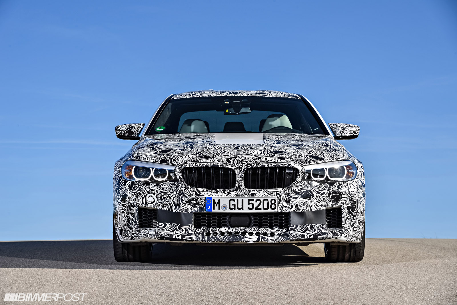Name:  P90257488_highRes_the-new-bmw-m5-with-.jpg
Views: 27841
Size:  390.7 KB