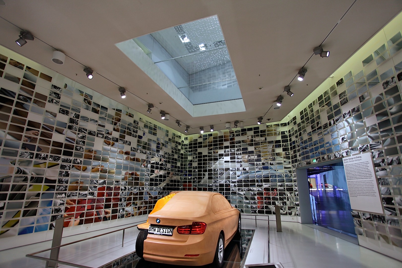 Name:  bmw-s-tower-and-museum-in-munich-celebrate-40-years-of-existence-1080p-22.jpg
Views: 3462
Size:  506.7 KB