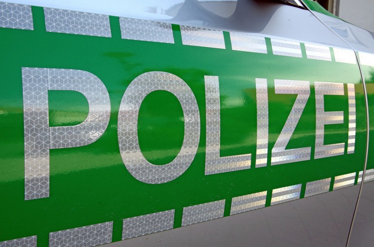 Name:  Polizei_jj.jpg
Views: 6692
Size:  93.2 KB