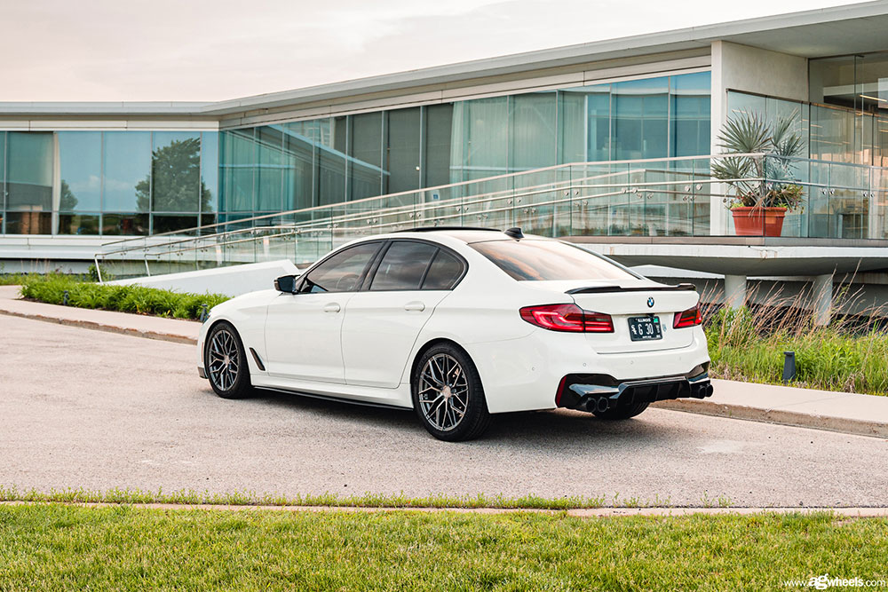 Name:  bmw-g30-m550i-m520r-dark-graphite-metallic-avant-garde-wheels-02.jpg
Views: 55
Size:  218.3 KB