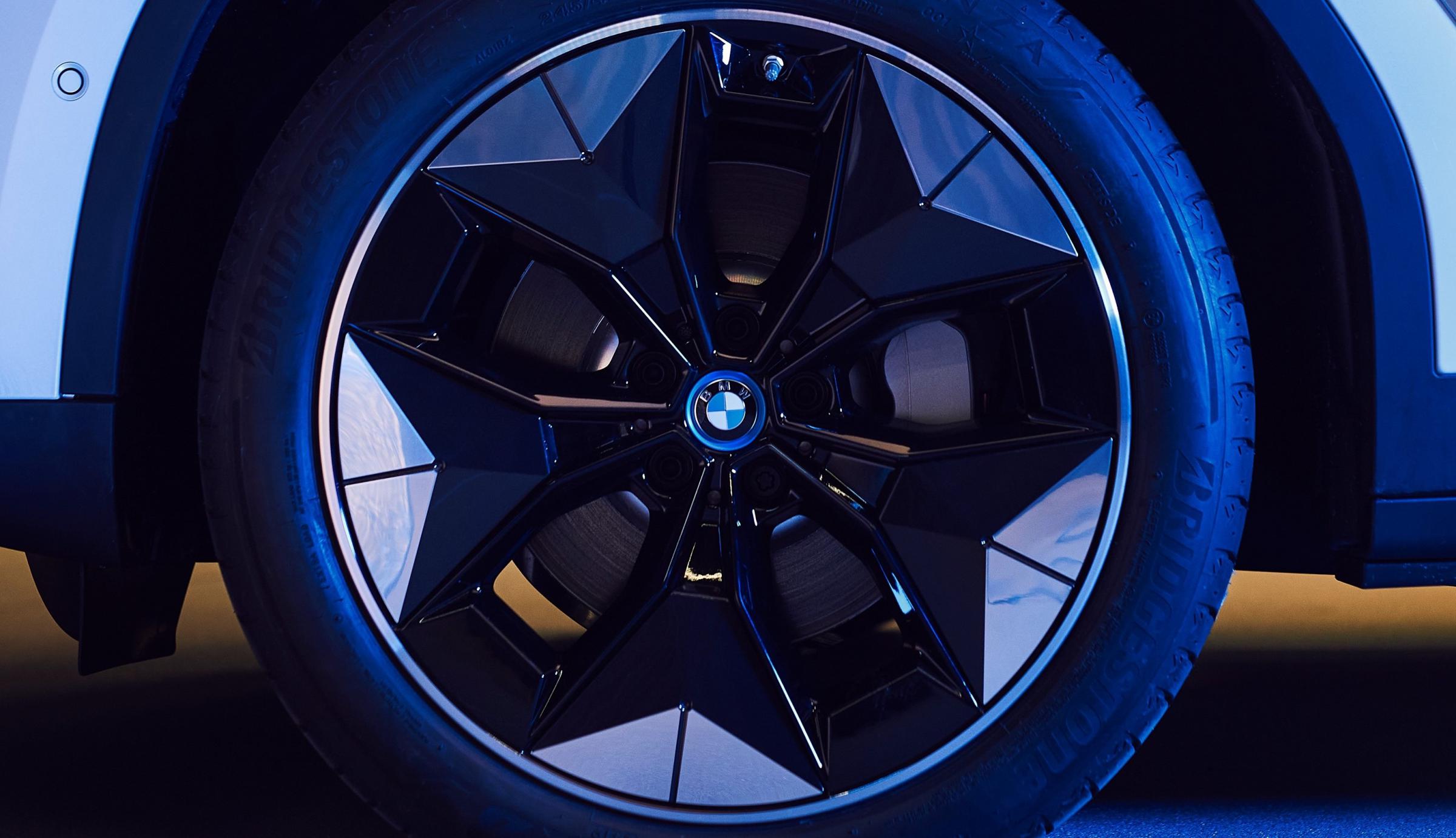 Name:  BMW iX3 i4 Aerodynamic Wheels1 2.jpg
Views: 7481
Size:  238.1 KB