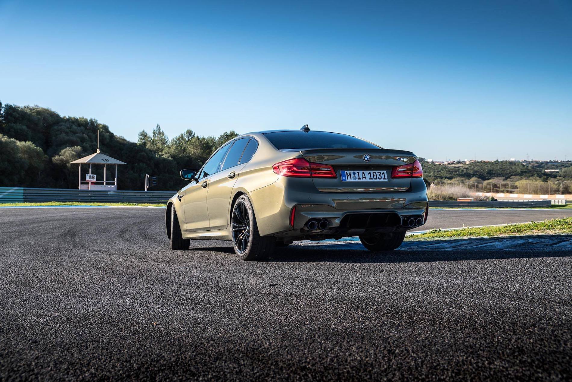 Name:  BMW-M5-F90-Individual-Champagne-Quartz-Metallic.jpg
Views: 25805
Size:  393.7 KB