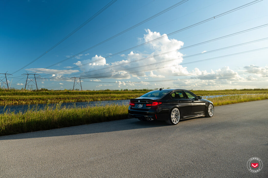 Name:  BMW-M5-Seties-21-S21-02--Vossen-Wheels-2023-300-1047x698.jpg
Views: 174
Size:  191.5 KB