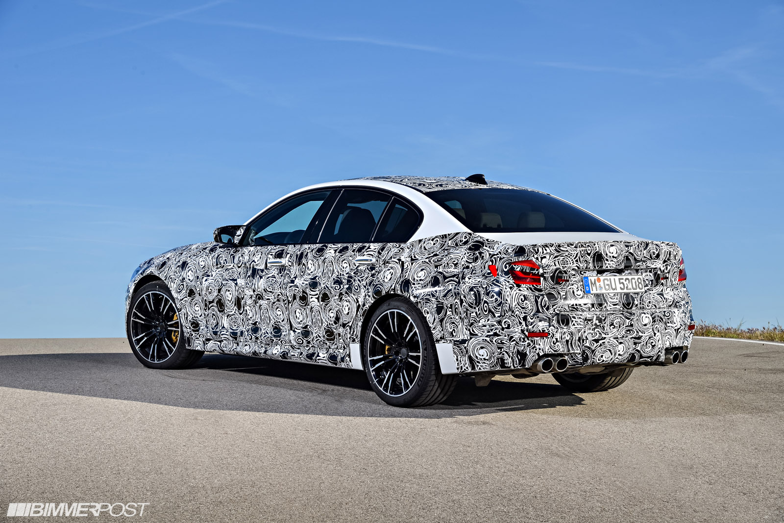 Name:  P90257494_highRes_the-new-bmw-m5-with-.jpg
Views: 26062
Size:  485.7 KB